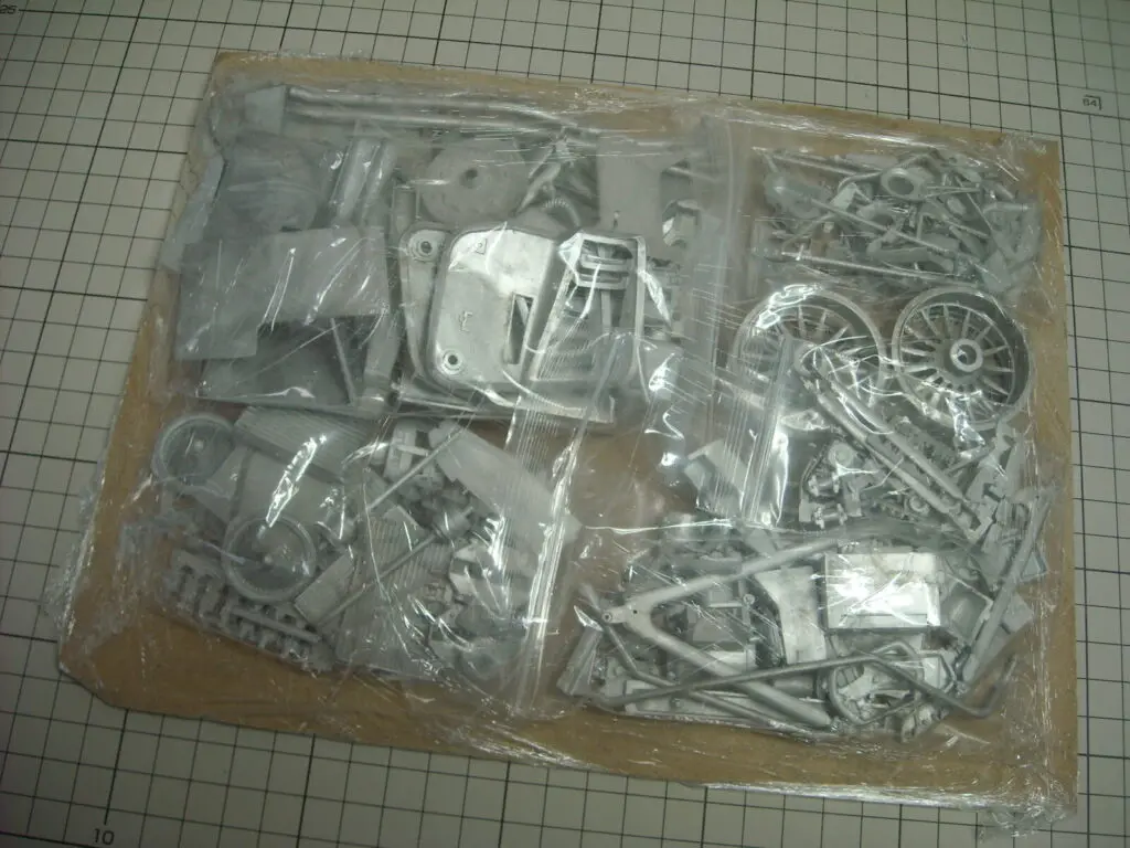 MFH 1/12 SPEED8 2003LM 製作ブログ ♯1【 開封～下地処理 】 | Car